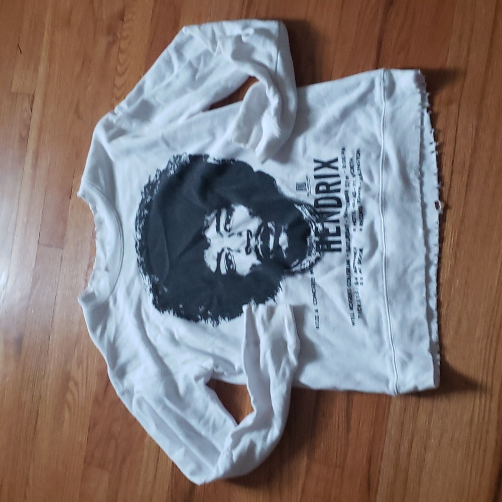 Red  Carpet Noir small vintage Jimmy Hendrix white sweatshirt frayed cuff collar